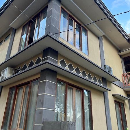 Kuta Circle Homestay Eksteriør billede